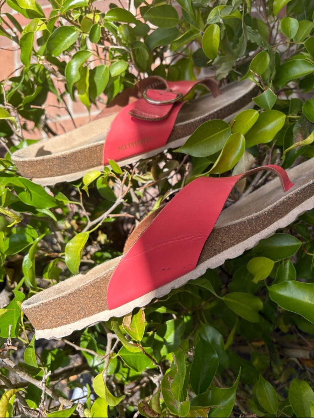 Mephisto Women's Coral-Red Leather Thong Sandals with Buckle
